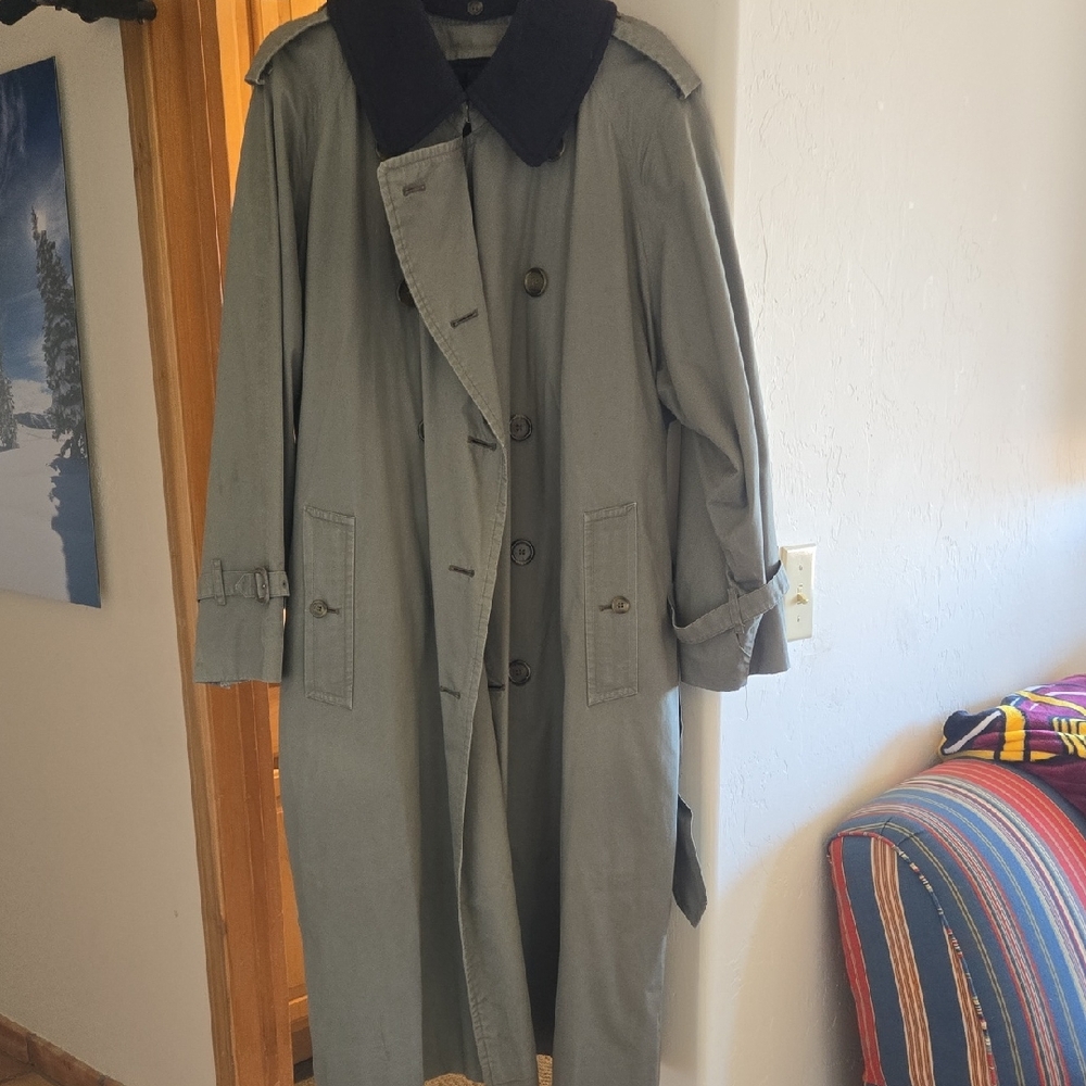 Mens Trench Coat with Navy Collar